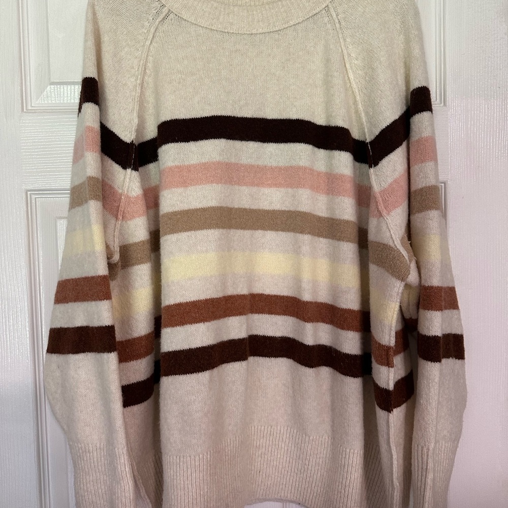 Aerie Cream and Brown Crew Neck Sweater